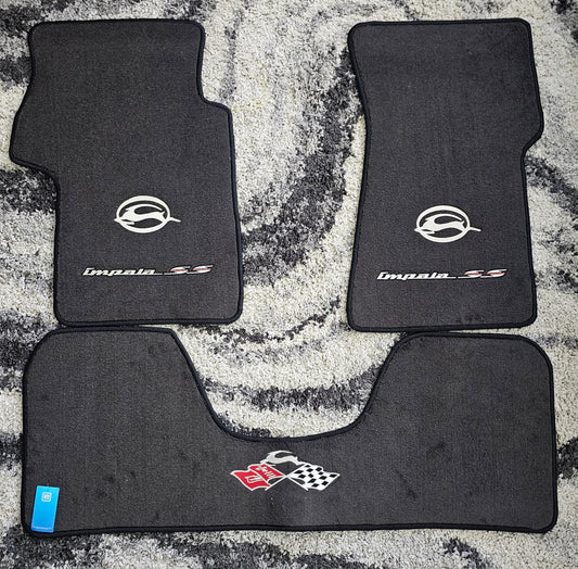 B-Body Black/White Impala SS Deer/Script Floor Mats (Impala Deer & Script)